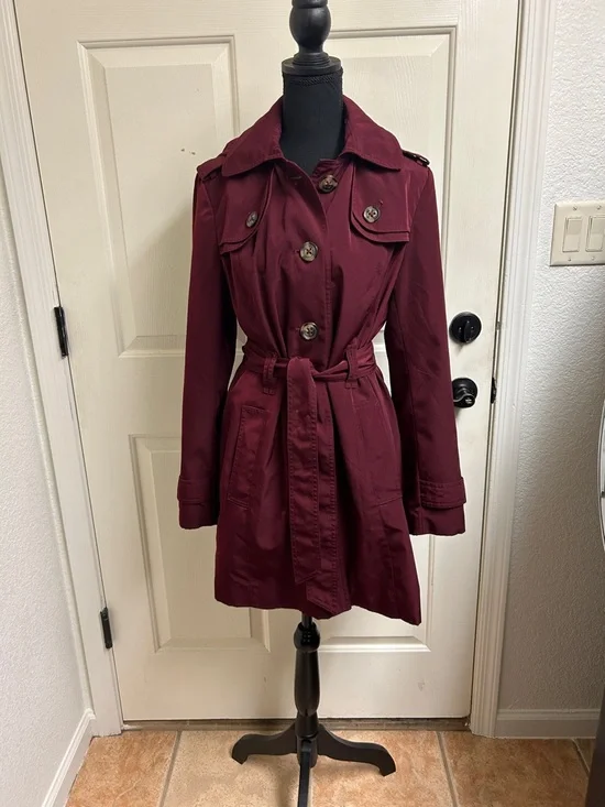 London fog medium maroon trench coat with button details with belt, Size Medium - Picture 1 of 10